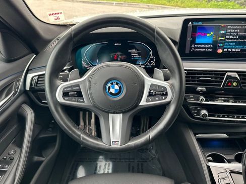 Used 2023 BMW 530e 530e iPerformance w/ M Sport Package image 15