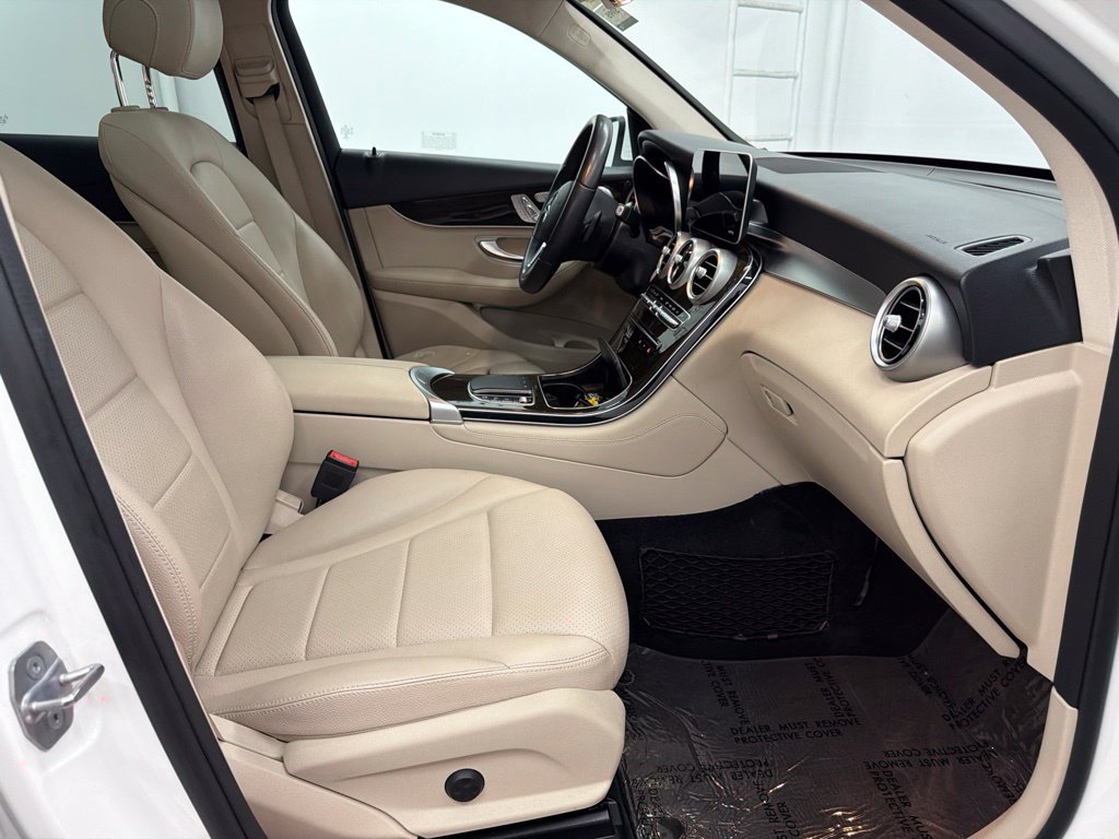 Used 2020 Mercedes-Benz GLC 300 4MATIC image 28