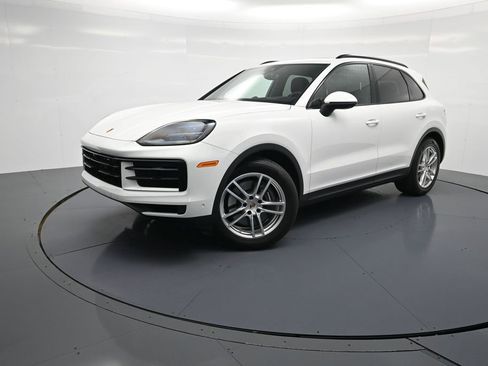 Certified 2026 Porsche Cayenne AWD/4WD image 33