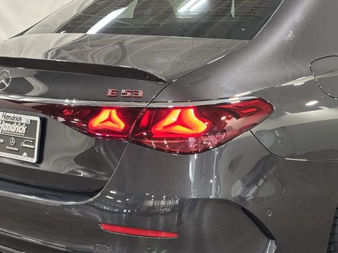 New 2026 Mercedes-Benz E 53 AMG e 4MATIC Sedan image 9