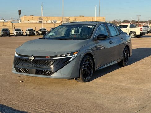 New 2026 Nissan Sentra SR image 2