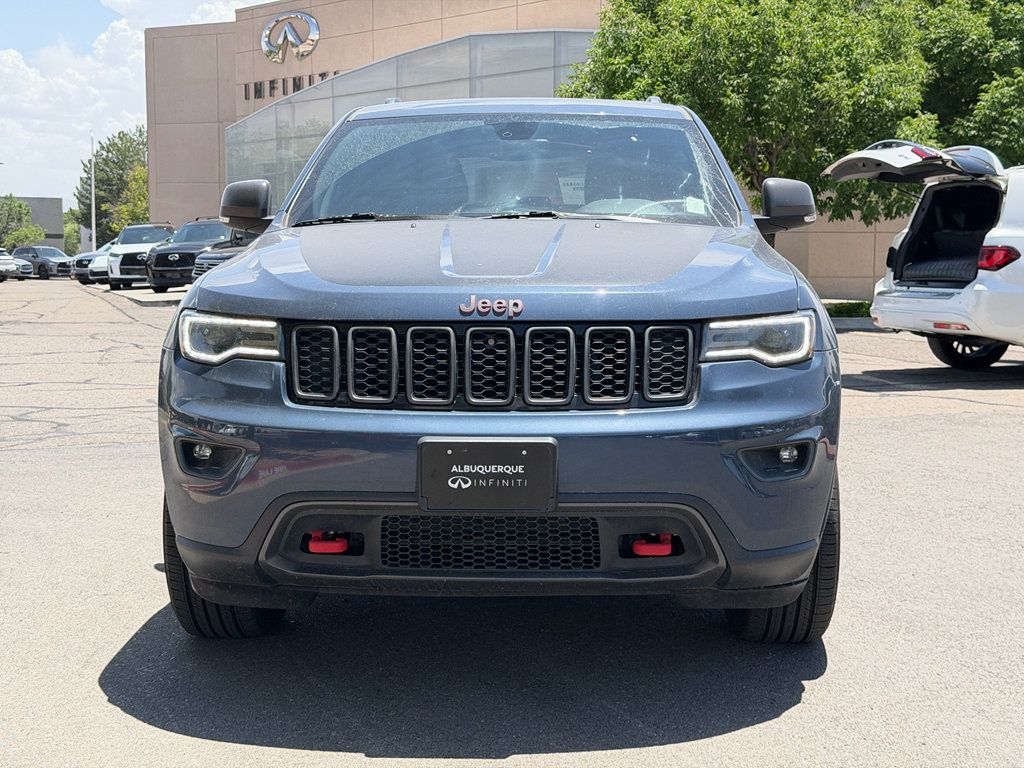 Used 2019 Jeep Grand Cherokee Trailhawk w/ Trailhawk Luxury Group AWD/4WD image 2
