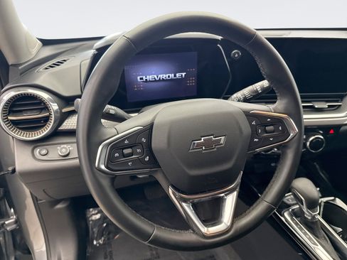 Used 2025 Chevrolet Trax ACTIV w/ Driver Confidence Package FWD image 12