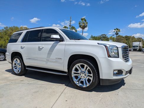 Used 2020 GMC Yukon SLT w/ Premium Edition image 1