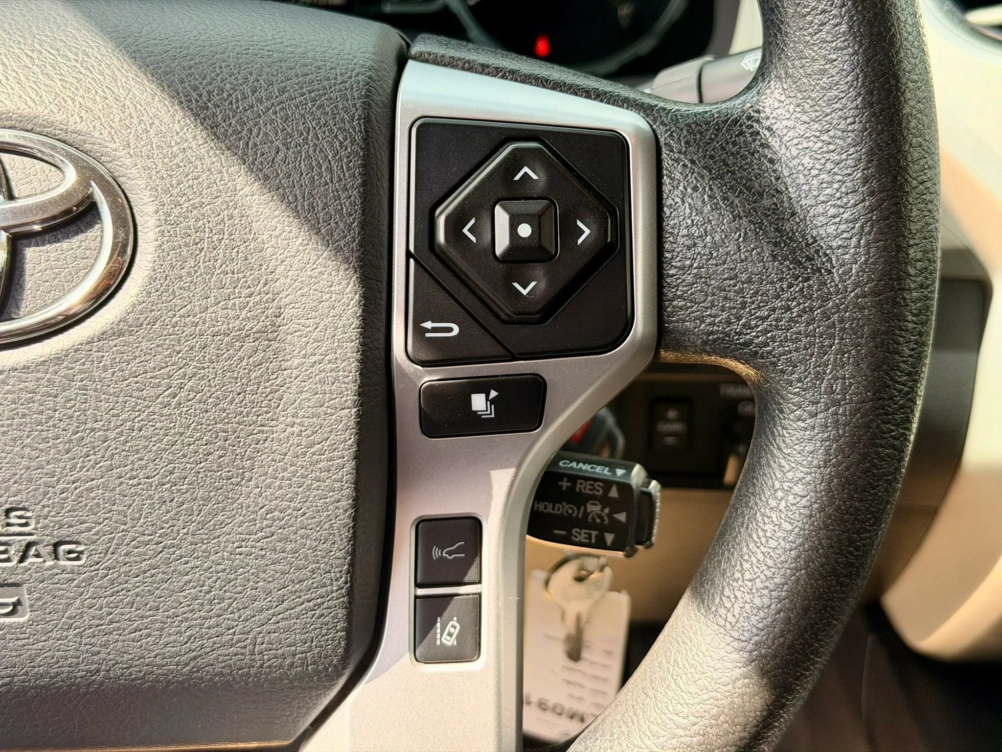 Used 2018 Toyota Tundra SR5 AWD/4WD image 30