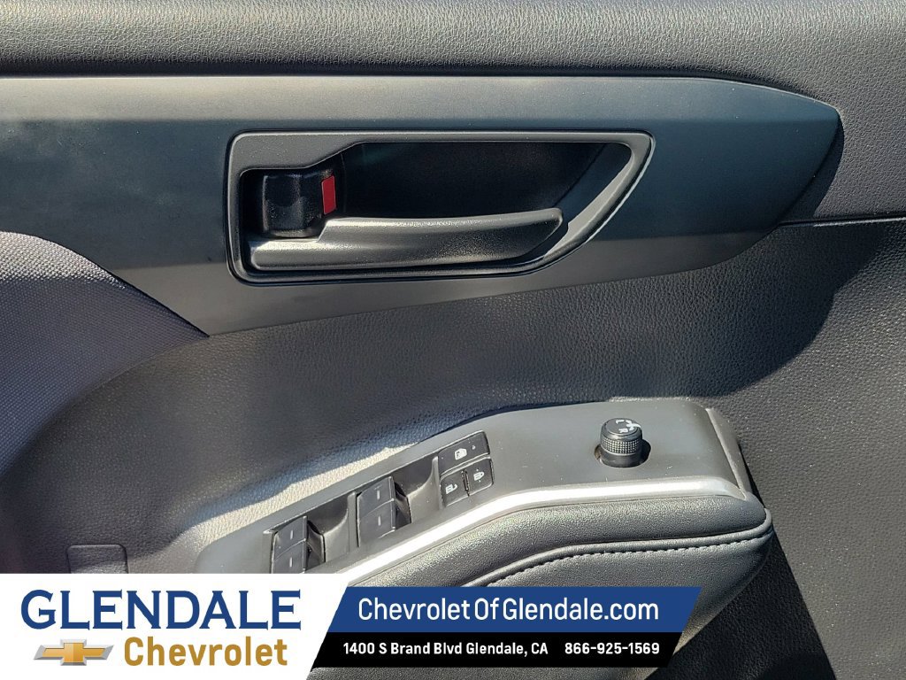 Used 2024 Toyota Highlander LE AWD/4WD image 29