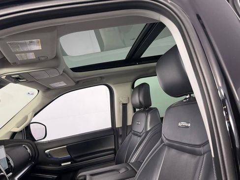 Used 2025 Ford Expedition Max Platinum AWD/4WD image 24