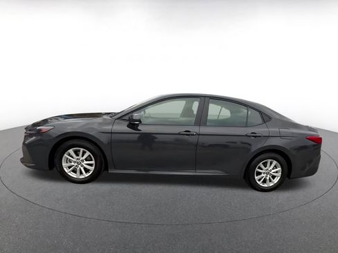Used 2025 Toyota Camry LE image 9