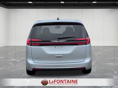 Used 2024 Chrysler Pacifica Touring-L