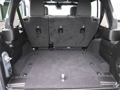 Used 2025 Jeep Wrangler Willys image 33