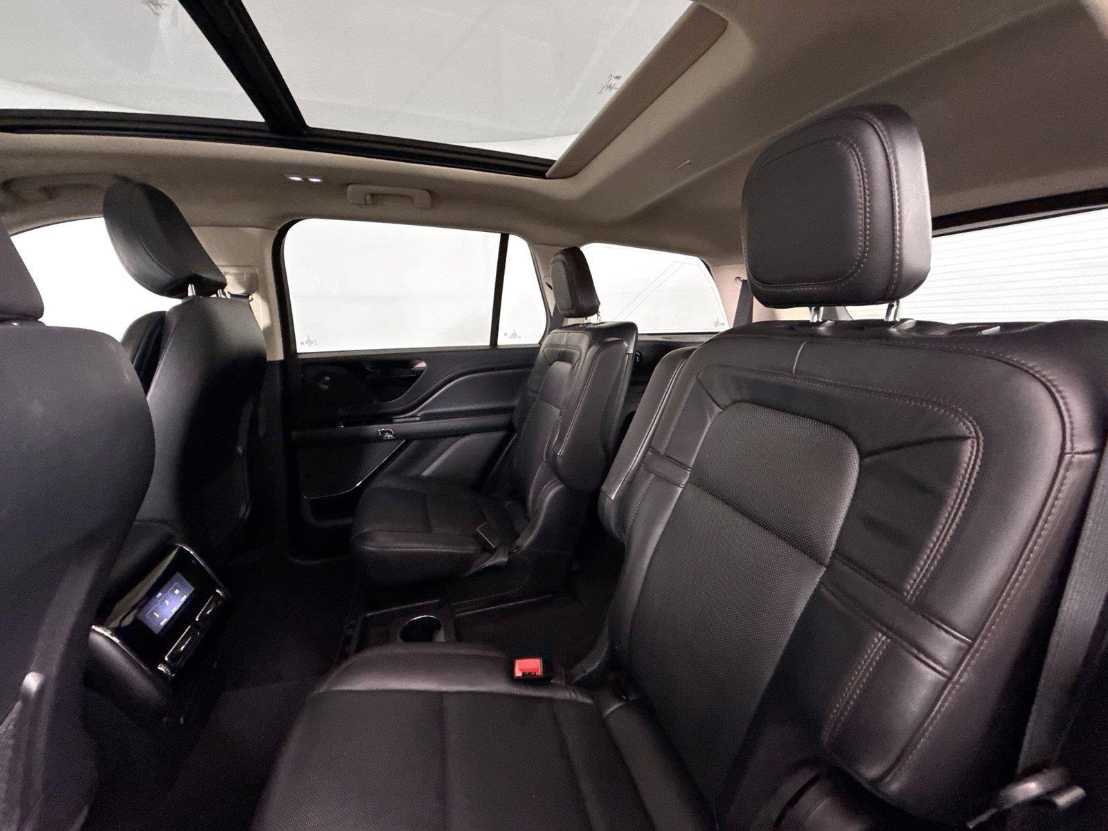 Used 2022 Lincoln Aviator Reserve AWD/4WD image 30