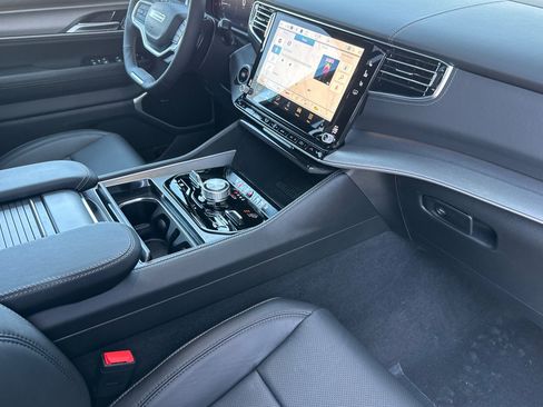 New 2026 Jeep Grand Wagoneer Limited AWD/4WD image 14