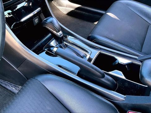 Used 2016 Honda Accord Sport image 16