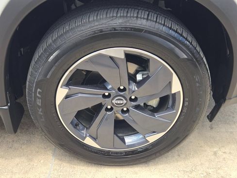 Certified 2026 Nissan Rogue SV FWD image 30