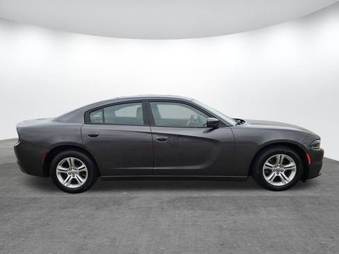 Used 2021 Dodge Charger SXT w/ Leather Interior Group image 3
