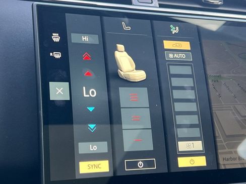 Used 2024 Land Rover Range Rover Evoque Dynamic SE image 29