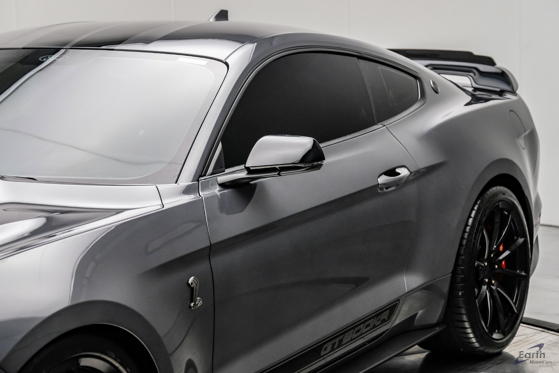 Used 2021 Ford Mustang Shelby GT500 w/ Technology Package RWD image 32
