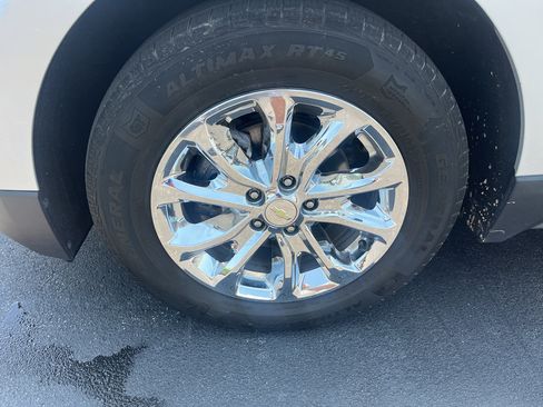 Used 2018 Chevrolet Equinox LS AWD/4WD image 10