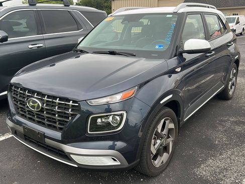 Used 2024 Hyundai Venue Limited FWD image 1