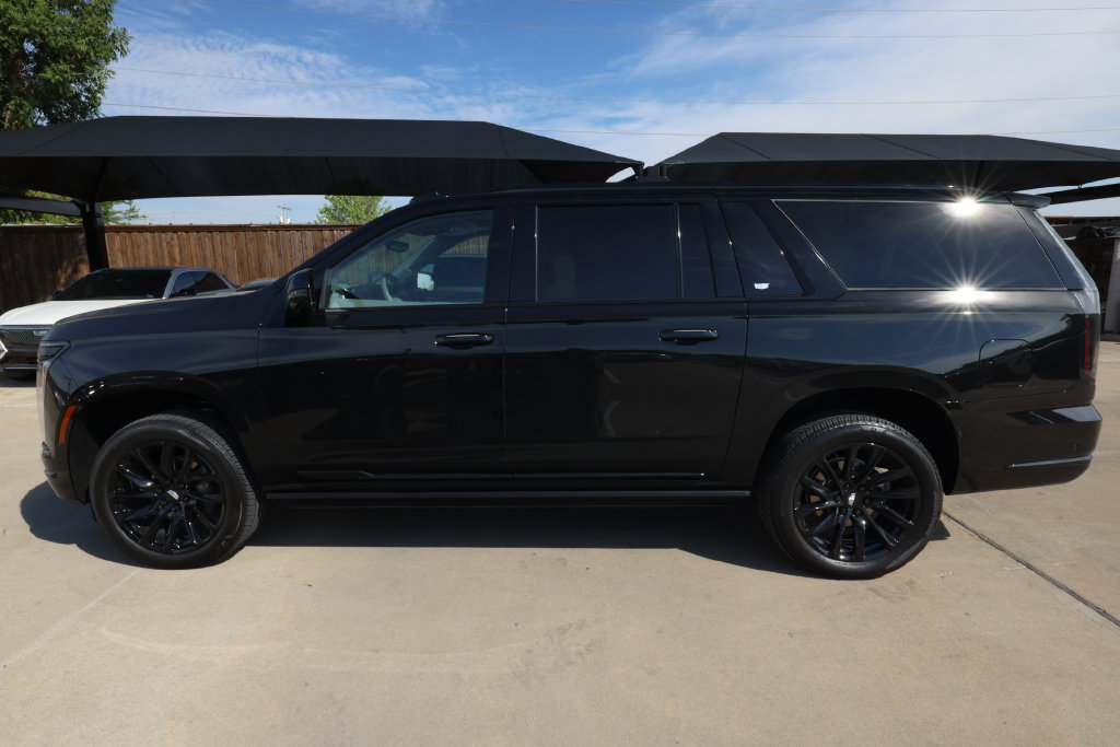 Used 2025 Cadillac Escalade ESV Sport Platinum AWD/4WD image 8