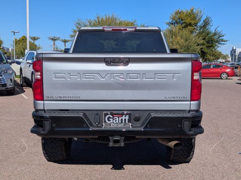 Used 2024 Chevrolet Silverado 2500 Custom w/ Custom Value Package image 4