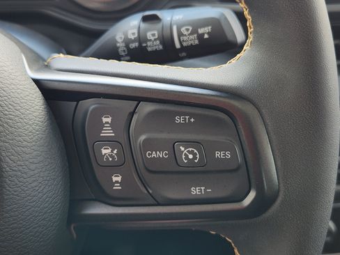 Used 2024 Jeep Wrangler Unlimited Sport AWD/4WD image 31