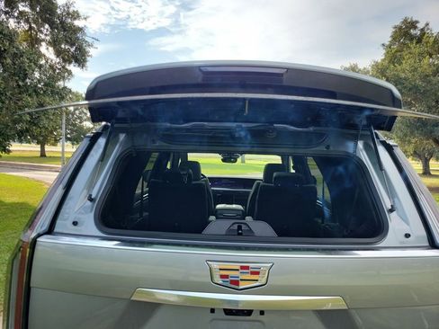 New 2025 Cadillac Escalade Premium Luxury image 8