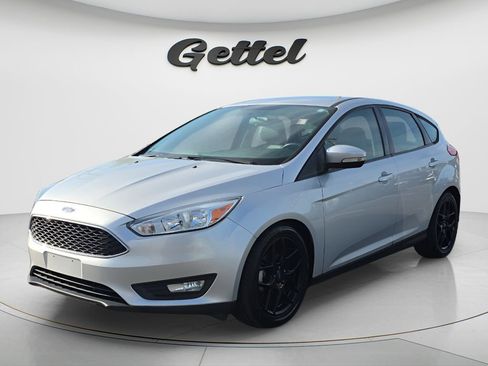 Used 2016 Ford Focus SE w/ Equipment Group 201A FWD image 1
