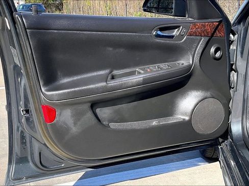 Used 2014 Chevrolet Impala LT w/ LT Sunroof Package image 23