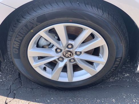 Used 2025 Toyota Camry LE FWD image 32