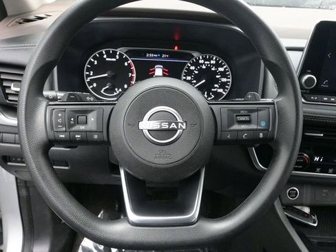 Used 2023 Nissan Rogue SV image 23