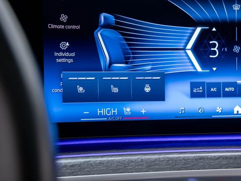 Certified 2023 BMW i7 xDrive60 w/ Executive Package 2 image 27