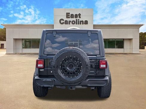 Used 2018 Jeep Wrangler Unlimited Sport S AWD/4WD image 4