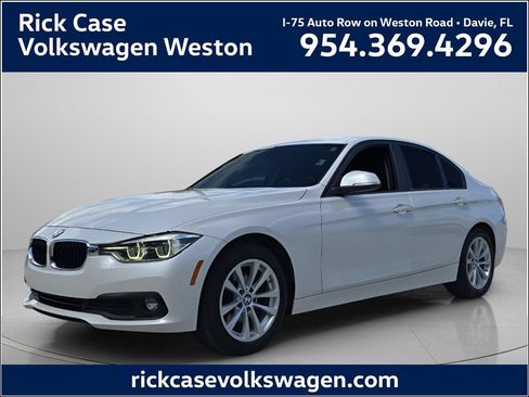 Used 2018 BMW 320i Sedan RWD image 1