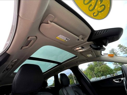 Certified 2023 Volvo XC60 B5 Plus image 13