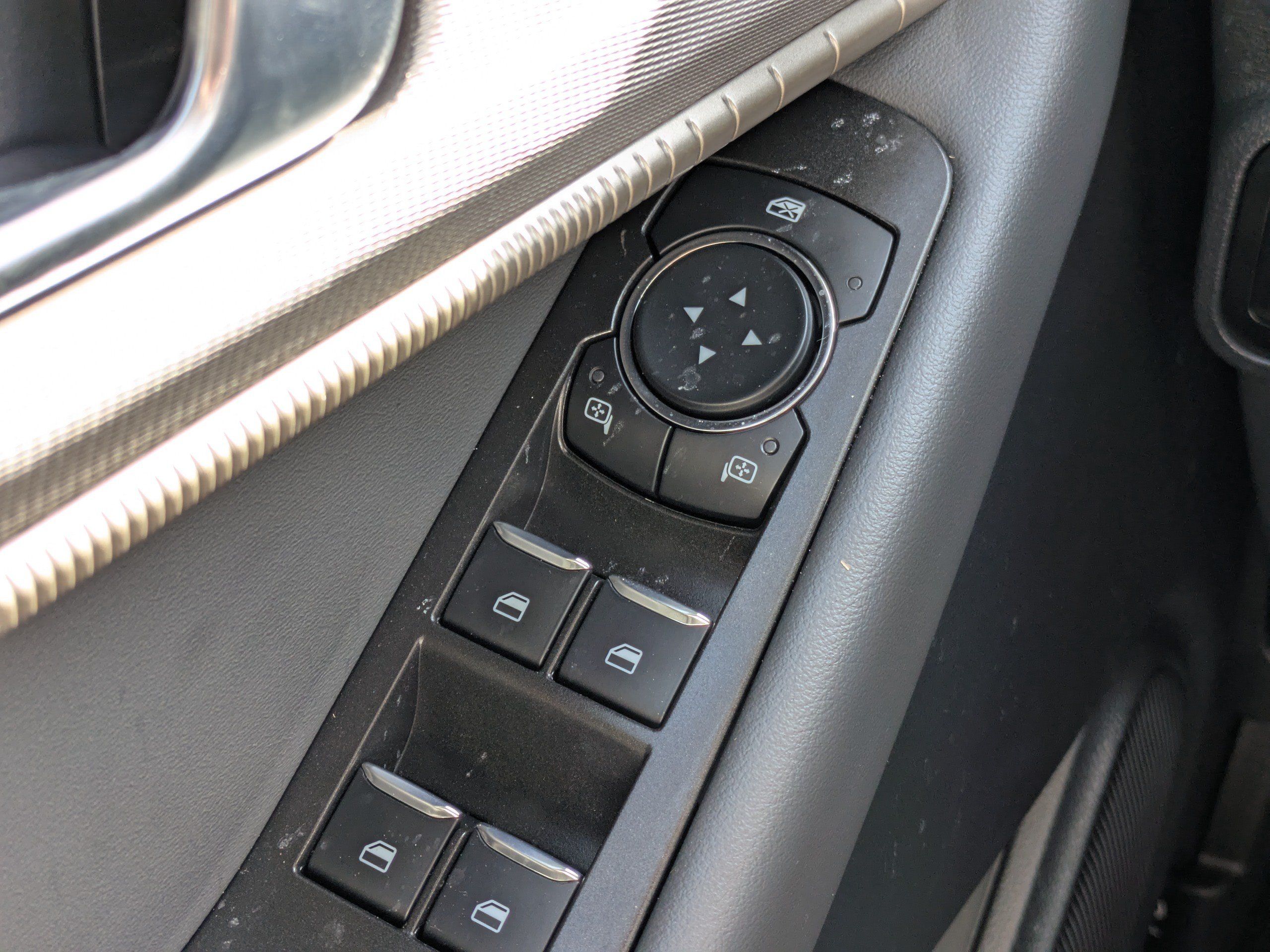 Used 2025 Ford Explorer Active RWD image 29