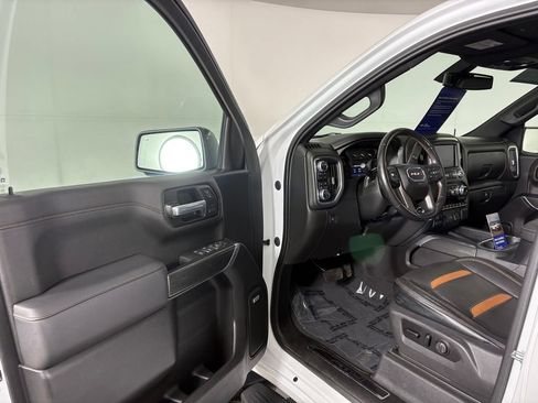 Used 2020 GMC Sierra 1500 AT4 w/ AT4 Premium Package AWD/4WD image 12
