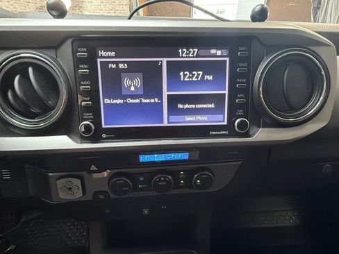 Used 2021 Toyota Tacoma SR5 RWD image 18