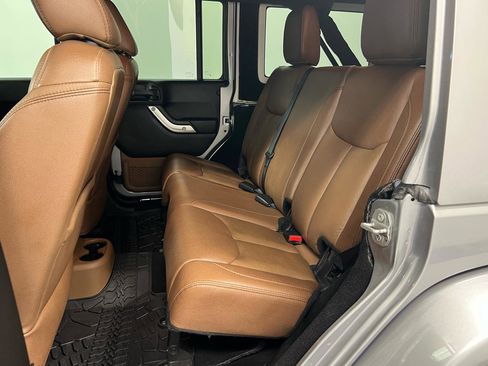 Used 2017 Jeep Wrangler Unlimited Sahara w/ Connectivity Group image 8