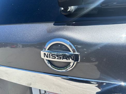 Used 2019 Nissan Pathfinder Platinum AWD/4WD image 40