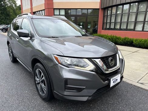 Used 2019 Nissan Rogue SV w/ Sun & Sound Touring Package AWD/4WD image 9