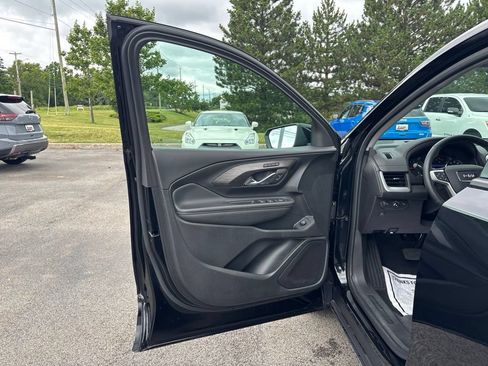 Used 2023 GMC Terrain SLT AWD/4WD image 15