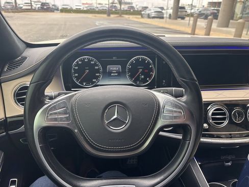 Used 2017 Mercedes-Benz S 550 Sedan image 4