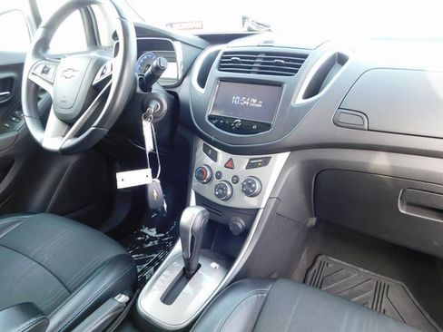 Used 2016 Chevrolet Trax LT w/ LT Convenience Package image 18