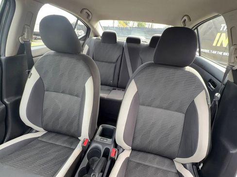 Used 2021 Nissan Versa SV image 13