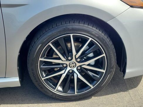 Used 2021 Toyota Camry SE image 5