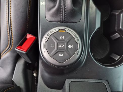 Used 2024 Ford Bronco Badlands AWD/4WD image 30