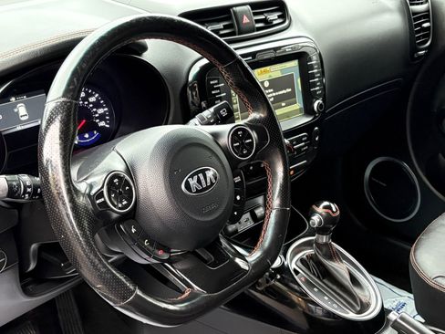 Used 2017 Kia Soul ! w/ Tech Package FWD image 11