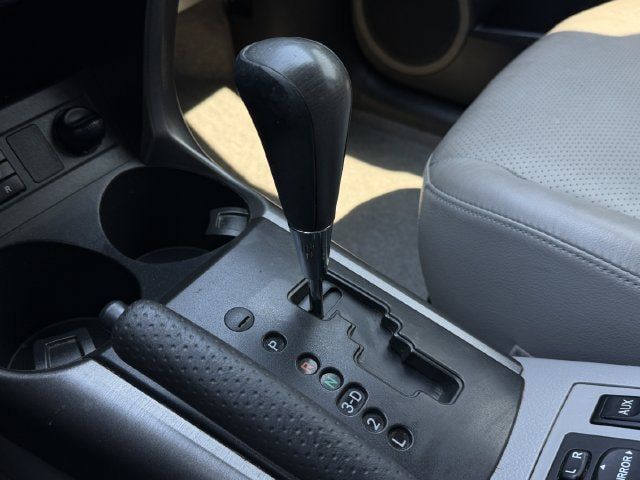 Used 2009 Toyota RAV4 Limited FWD image 23