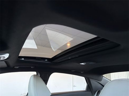 Used 2025 Hyundai Elantra Limited image 22